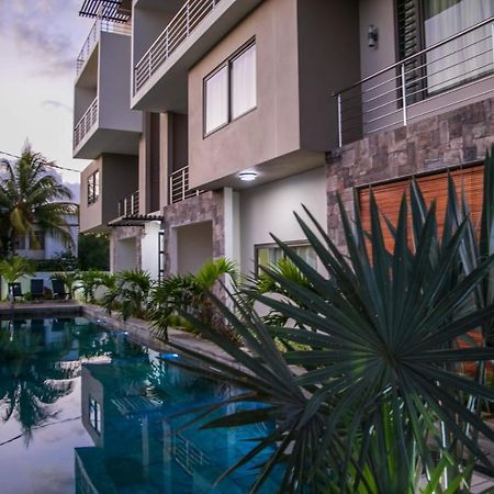 Entire Luxury 3 Bedroom Condo For Rent - Flic-En-Flac - Close To Beach Екстериор снимка