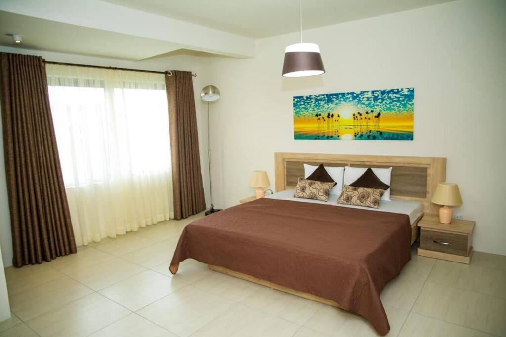 Entire Luxury 3 Bedroom Condo For Rent - Flic-En-Flac - Close To Beach Екстериор снимка