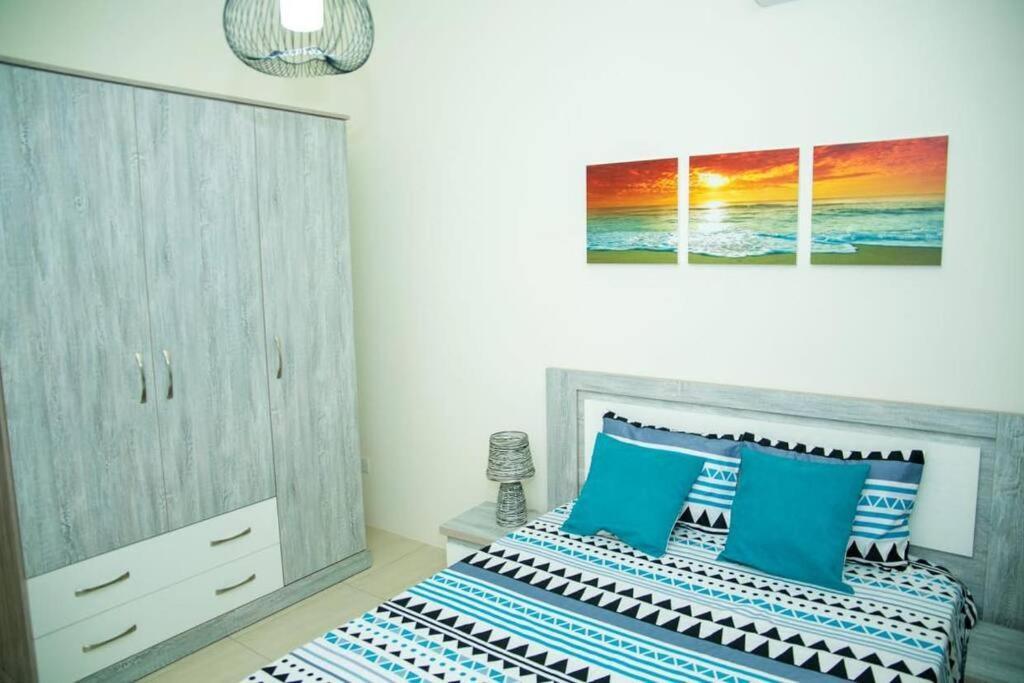 Entire Luxury 3 Bedroom Condo For Rent - Flic-En-Flac - Close To Beach Екстериор снимка