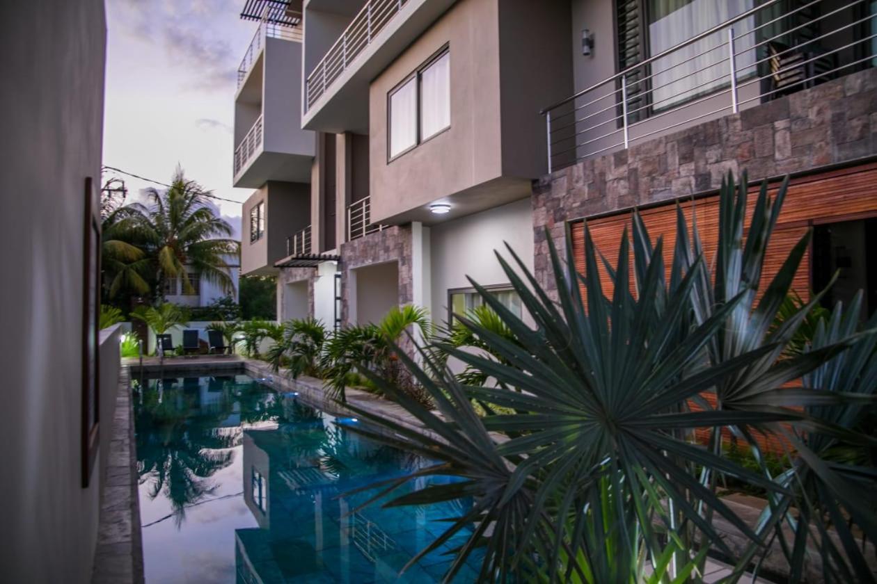 Entire Luxury 3 Bedroom Condo For Rent - Flic-En-Flac - Close To Beach Екстериор снимка