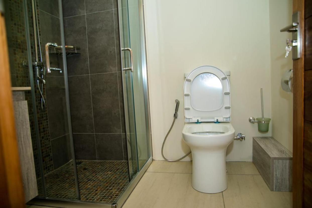 Entire Luxury 3 Bedroom Condo For Rent - Flic-En-Flac - Close To Beach Екстериор снимка